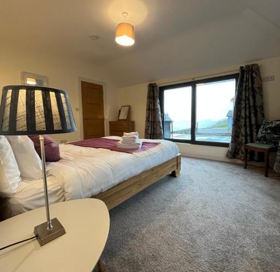 غرفة قياسية سرير كينج, Old Irish Farmhouse