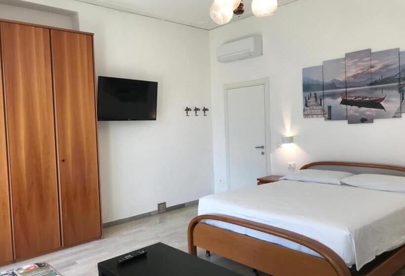 غرفة قياسية ثلاثية, Eagle Rooms