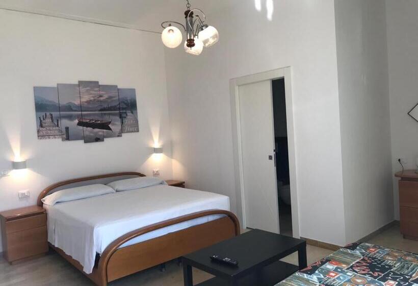 غرفة قياسية ثلاثية, Eagle Rooms