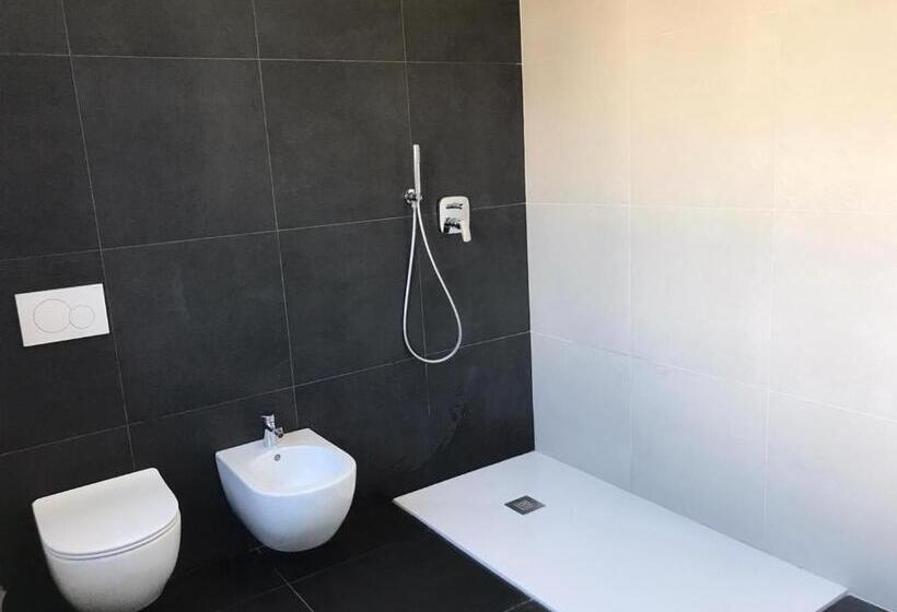 غرفة ديلوكس, Eagle Rooms