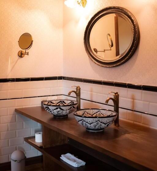 豪华房间, Clementine