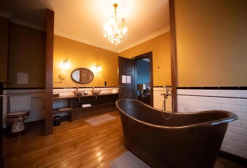 带大床的复式套间, Clementine