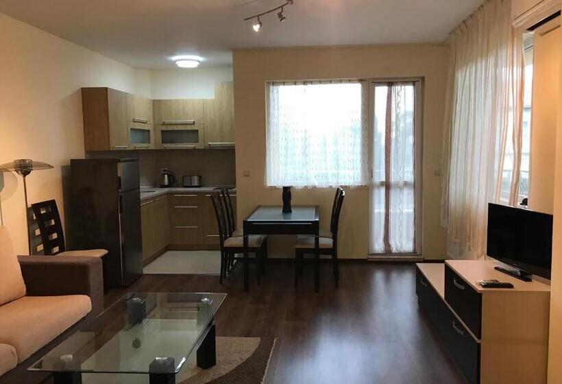 家庭套房, Byala Residence Apartments