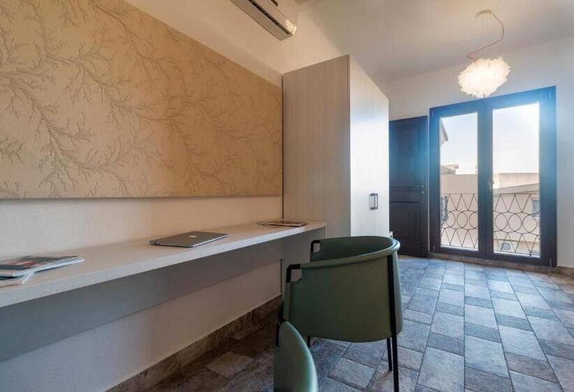 חדר סטנדרט עם מרפסת, Karama