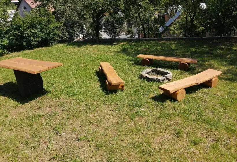 ファミリーステューディオ, Penzión Uhliská A Depandance Gazdovský Dom