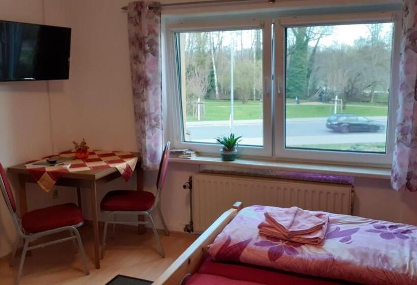 Номер Стандарт, Pension Am Schloß