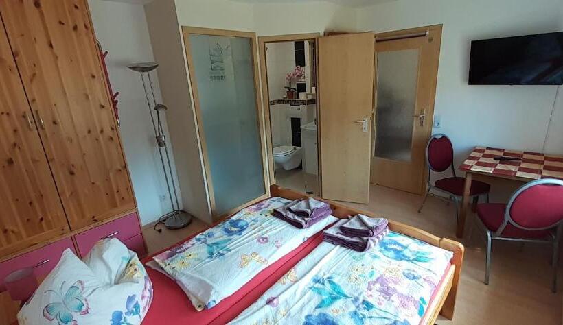 Номер Стандарт, Pension Am Schloß
