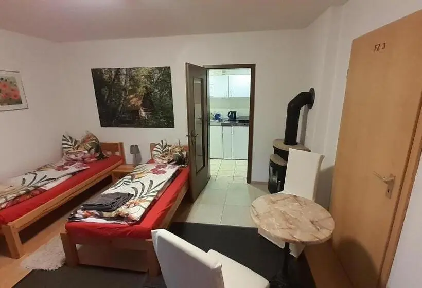 ベーシックトリプルルーム, Pension Am Schloß