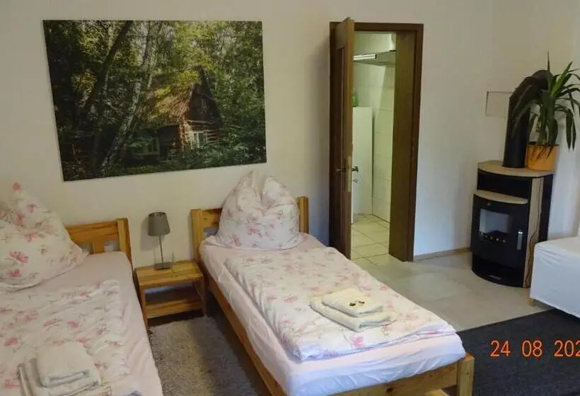 ベーシックトリプルルーム, Pension Am Schloß