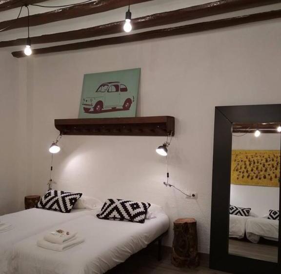 غرفة قياسية رباعية مزودة بشُرفة, Pension Casa Pinilla