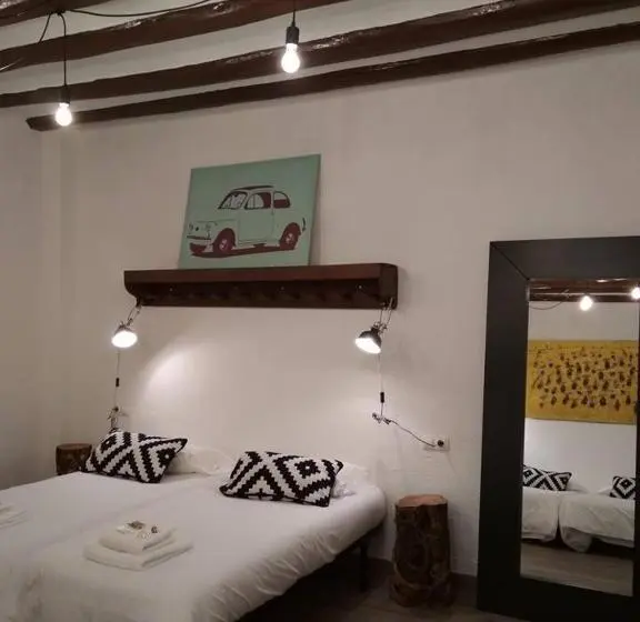 اتاق استاندارد چهارنفره با بالکن, Pension Casa Pinilla