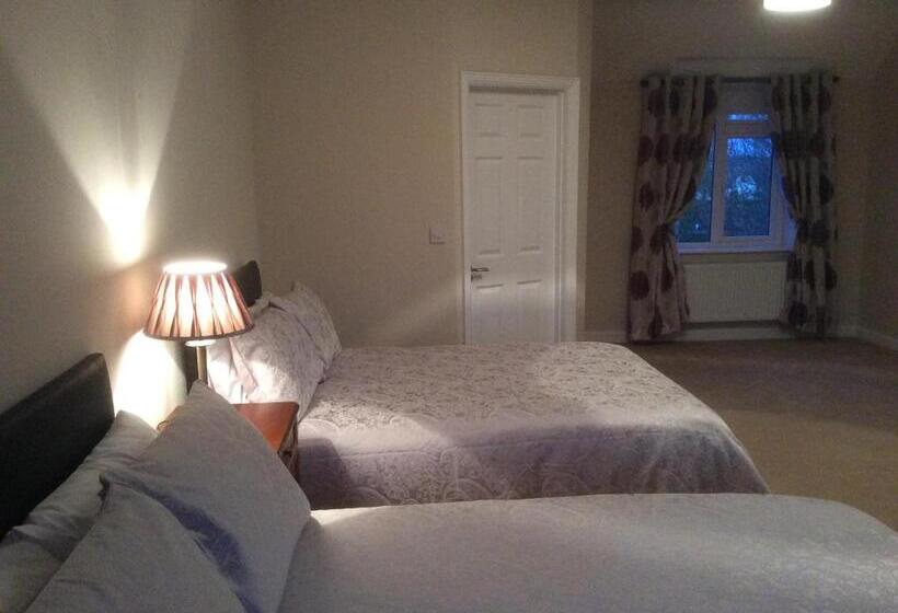 חדר משפחתי דלוקס, Seven Oaks B&b