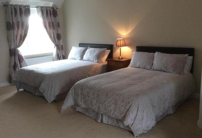 חדר משפחתי דלוקס, Seven Oaks B&b