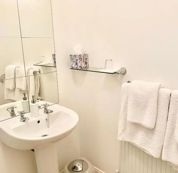 デラックスファミリールーム, Seven Oaks B&b