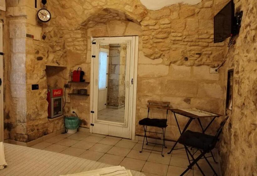 اتاق استاندارد, La Carraia