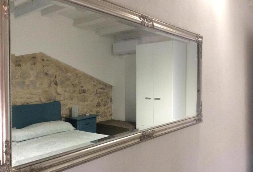 اتاق سوپریور سه تخته, La Carraia