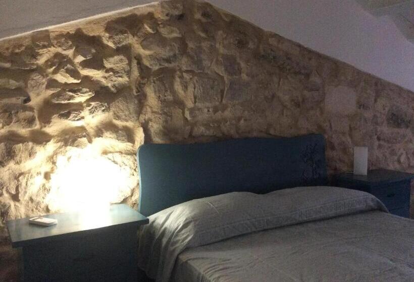 اتاق سوپریور سه تخته, La Carraia