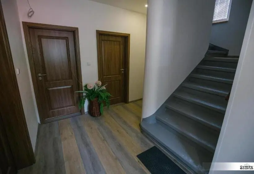 Quarto Estandar, Villa šimák
