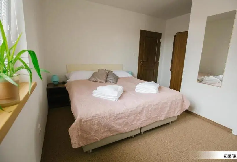 Quarto Estandar, Villa šimák
