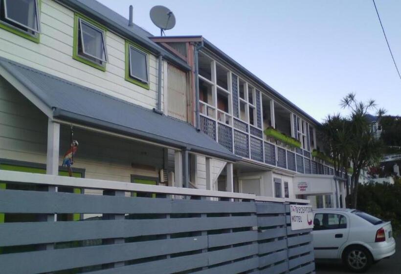 스탠다드 스튜디오, Wellington 747 Motel