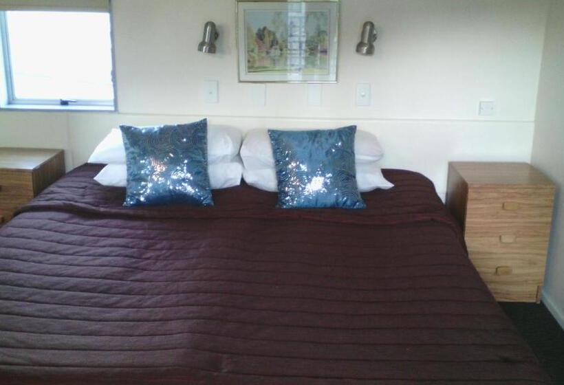 استودیوی استاندارد, Wellington 747 Motel