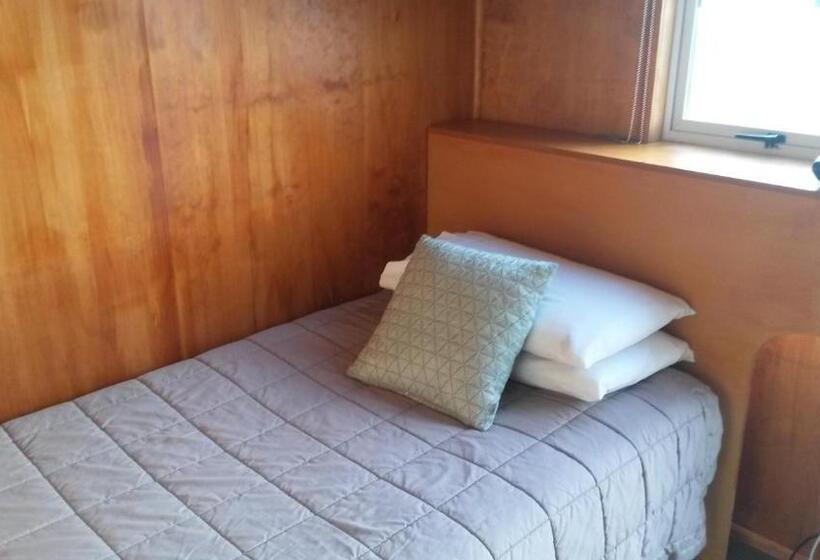 اتاق استاندارد یک نفره, Wellington 747 Motel