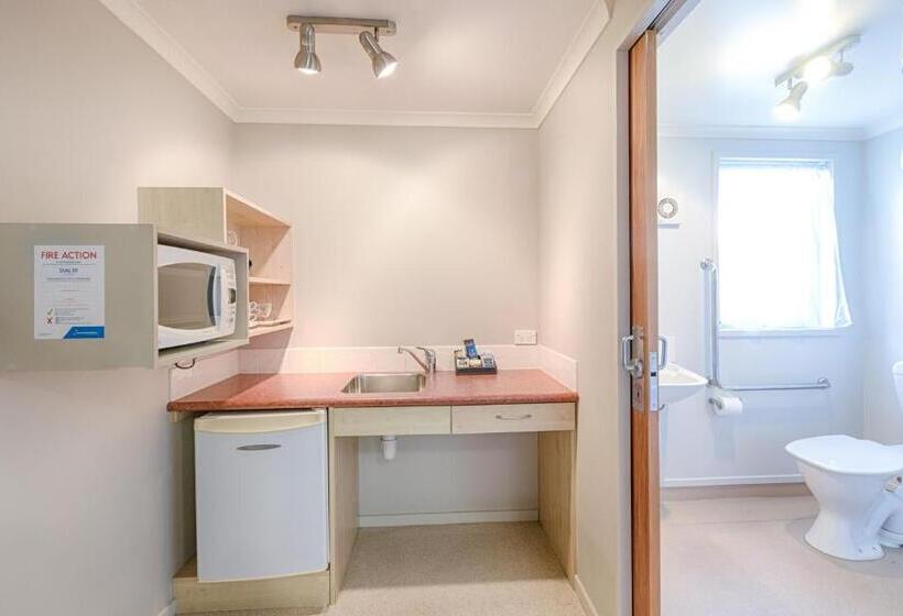 إستوديو سوبيريور, Bella Vista Motel Hamilton