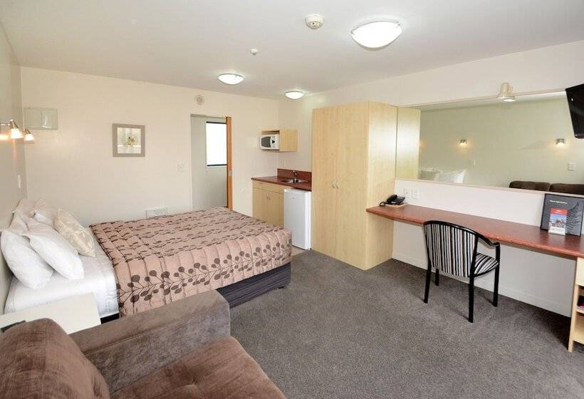 استودیوی سوپریور, Bella Vista Motel Mosgiel