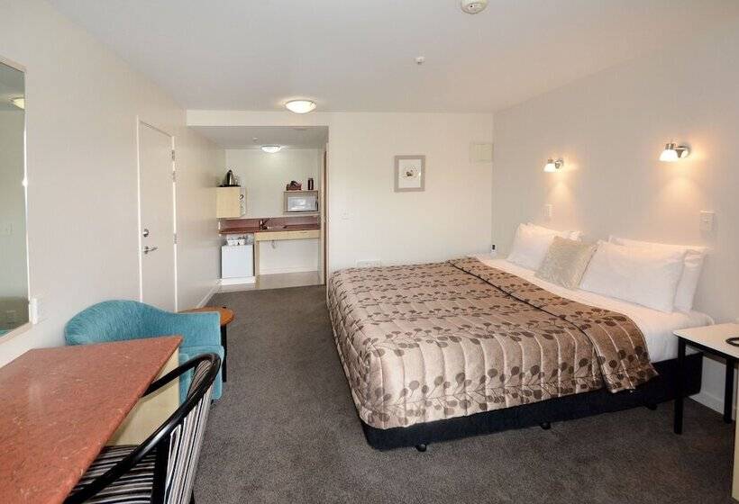 استودیوی سوپریور, Bella Vista Motel Mosgiel