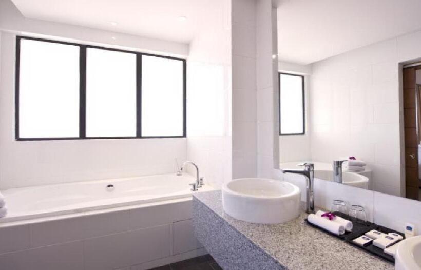 اتاق لوکس, Gloria Swiss Hotel & Apartment Sandakan