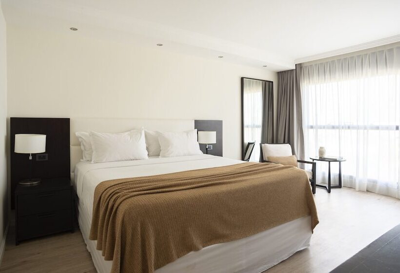 高级客房, After Hotel Montevideo