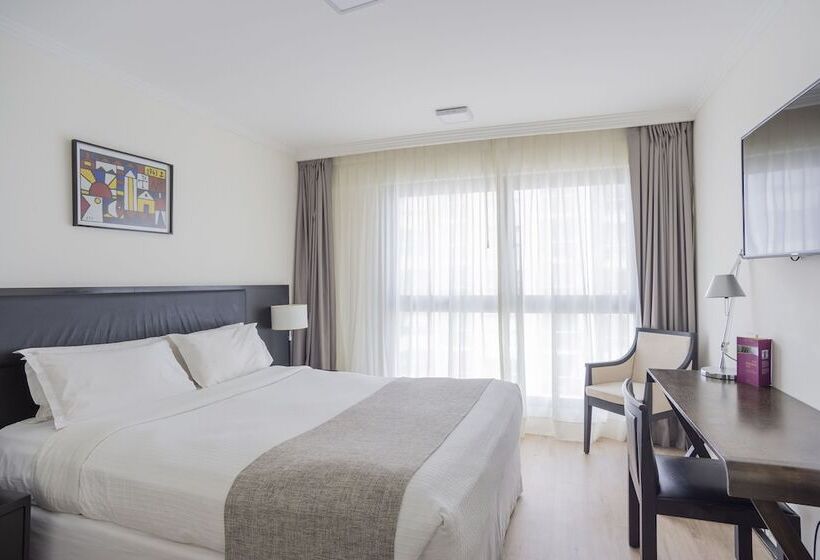 标准间, After Hotel Montevideo