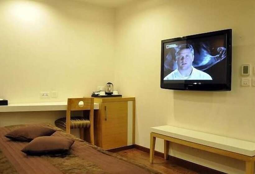 اتاق اجرایی, Almondz