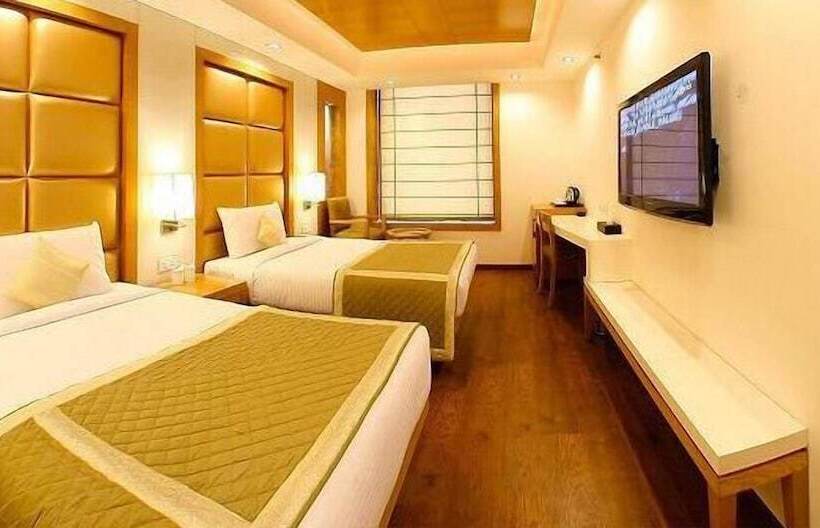 اتاق کلاب, Almondz