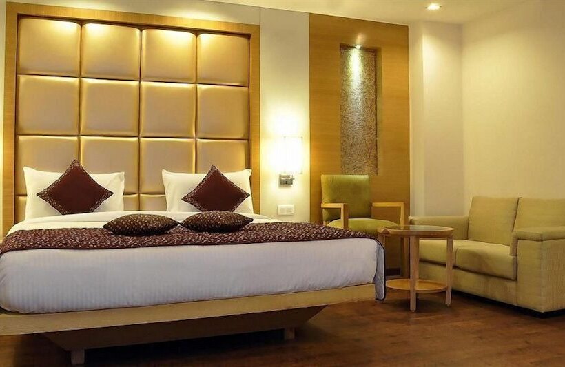 اتاق کلاب, Almondz