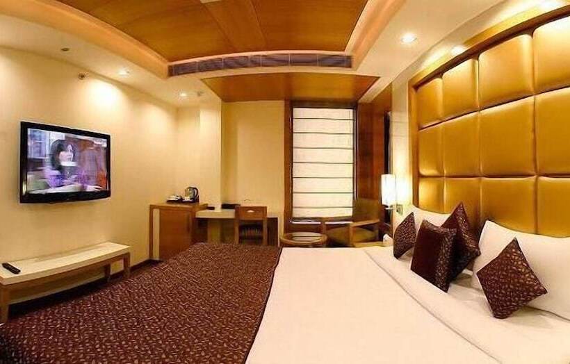 اتاق کلاب, Almondz