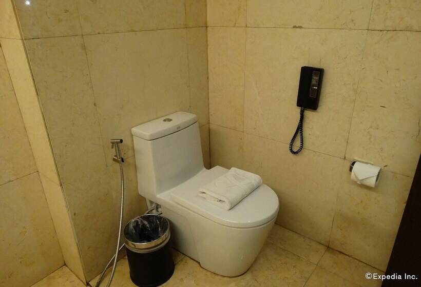 Полулюкс, Armada Hotel Manila