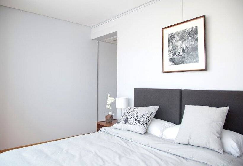 آپارتمان 1 خوابه, Art Suites & Gallery