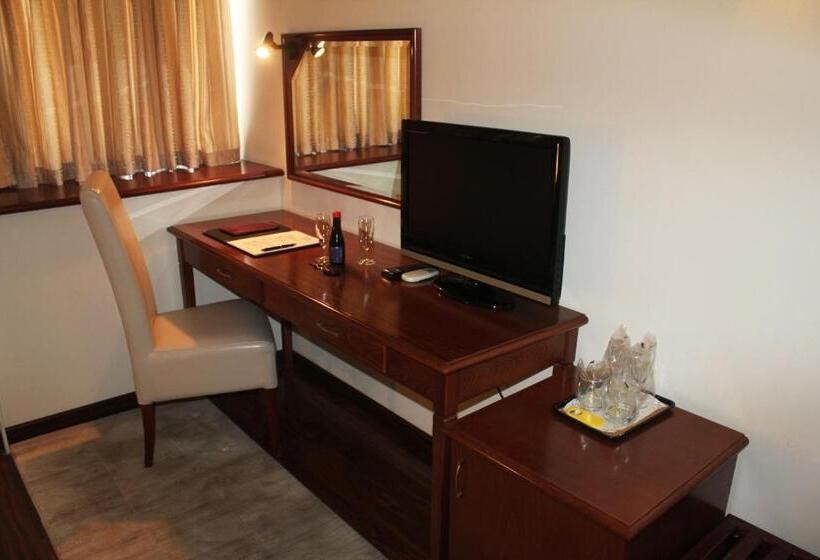 اتاق استاندارد, Centar