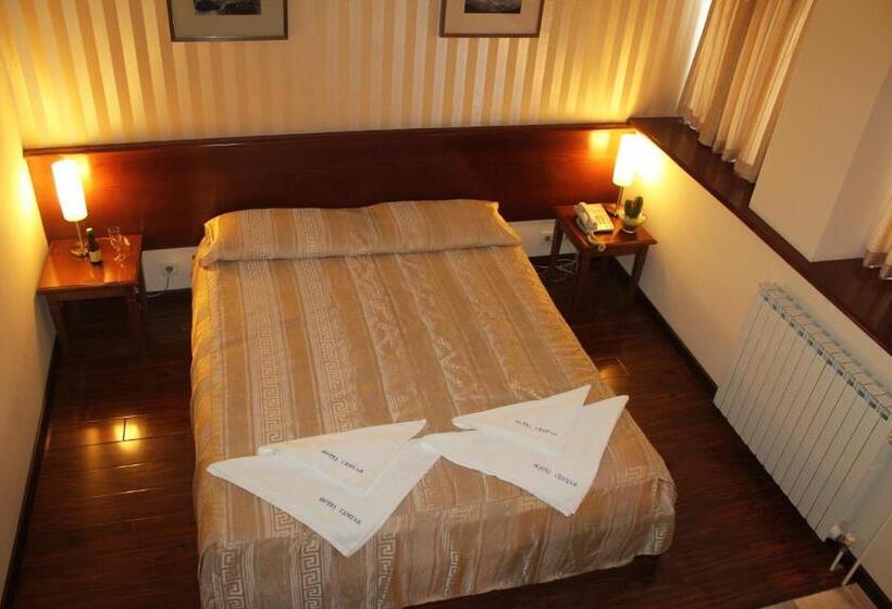 اتاق استاندارد, Centar