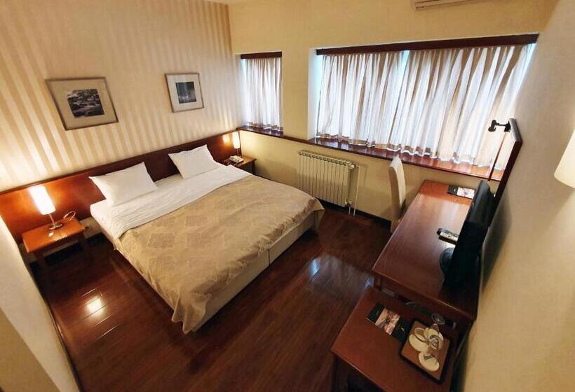اتاق استاندارد, Centar