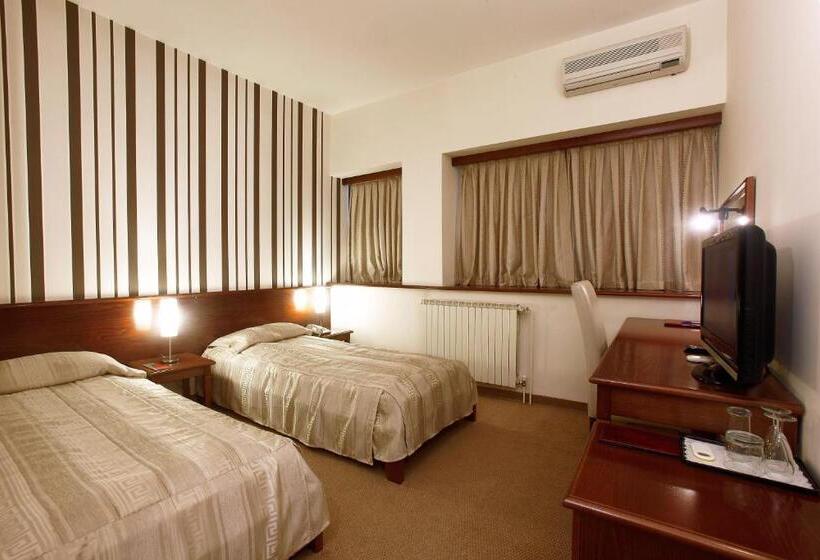 اتاق استاندارد, Centar