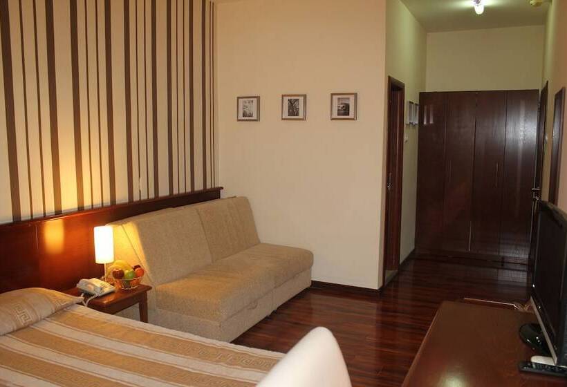 اتاق استاندارد سه نفره, Centar