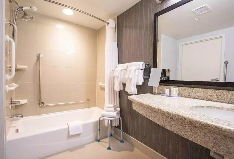 スタンダードルーム, Courtyard By Marriott Kingston Highway 401