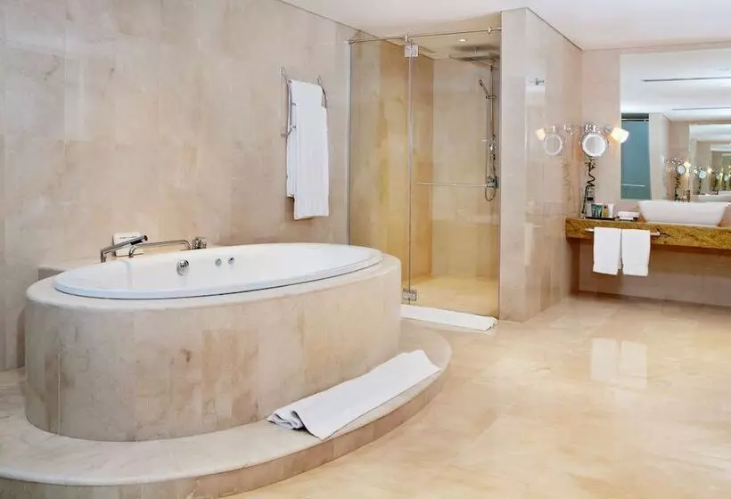 سوئیت ریاست جمهوری 2 خوابه, Hilton Doha