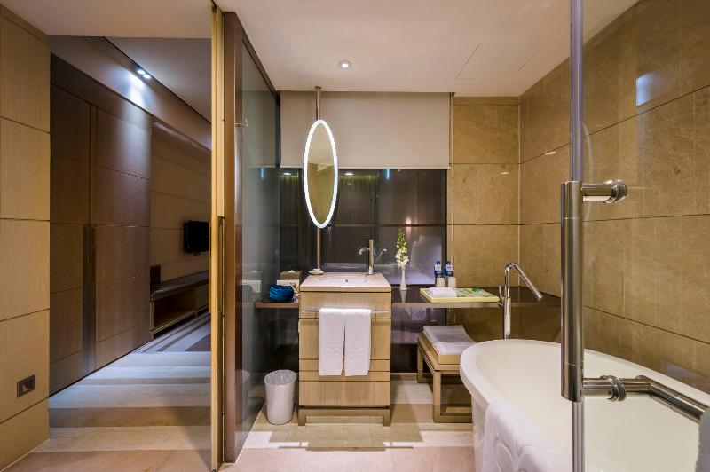 اتاق کلاب, Nikko Saigon