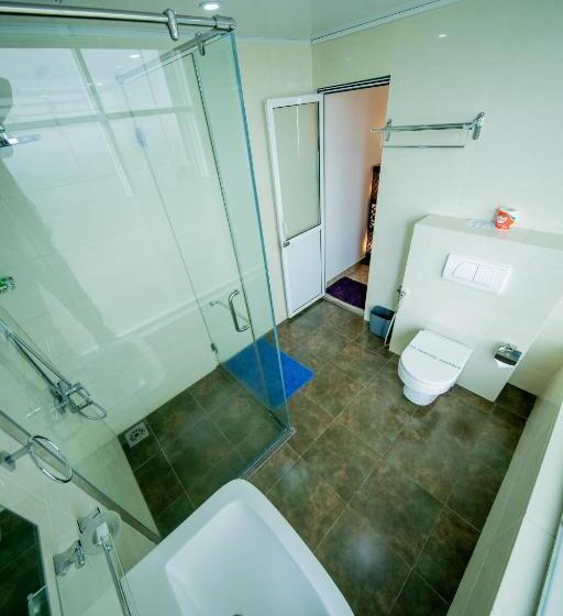 标准间带山景, Olympus Plaza