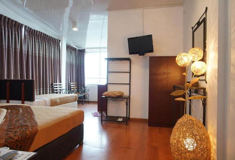 Quarto Triplo Estandar, Olympus Plaza