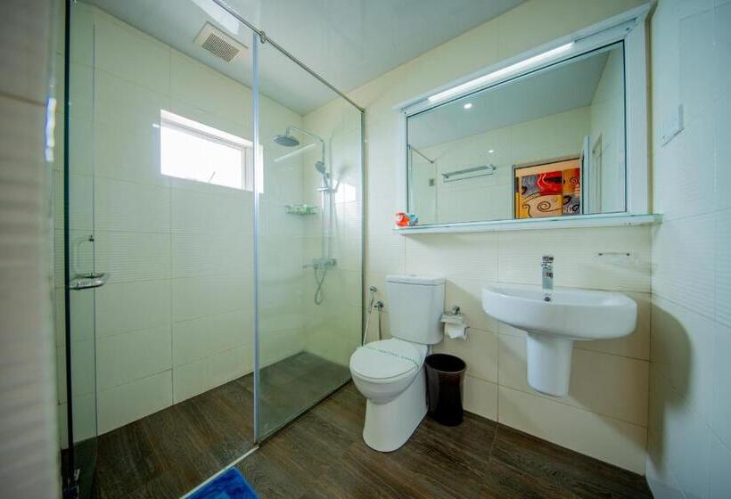 标准间带山景, Olympus Plaza