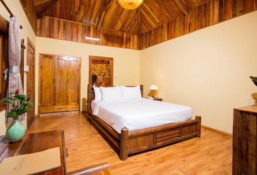 بانگلوی لوکس, Chez Carole Beach Resort & Spa